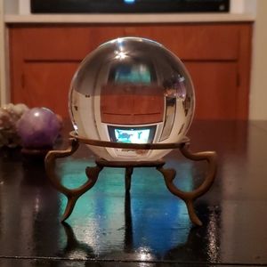Crystal ball made of 100% quartz